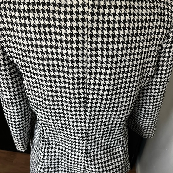 Sweet Suit Black and white trimmed in pink houndstooth, two-piece business suit - Picture 3 of 9